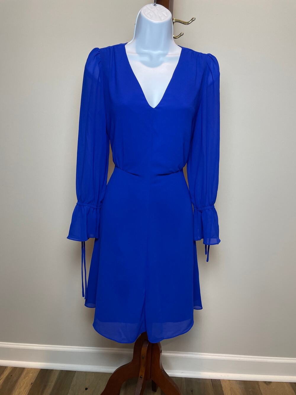Vince Camuto Dress Size 4 Blue Chiffon Blouson V‑Neck Long Sleeve Lined